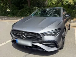 Grau Gebraucht 2024 Mercedes CLA200 Limousine | 37.900 €