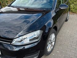Schwarz Gebraucht 2016 VW Golf VII LOUNGE Kleinwagen | 11.000 € (Fairer Preis)