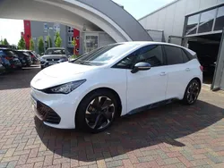 Weiß Gebraucht 2024 Cupra Born e-Boost Kleinwagen | 32.750 € (Guter Preis)