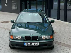 Grün Gebraucht 1998 BMW 520 Limousine | 3.200 € (Guter Preis)