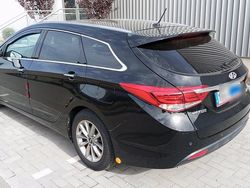 Schwarz Gebraucht 2016 Hyundai i40 Trend Kombi | 12.900 € (Fairer Preis)