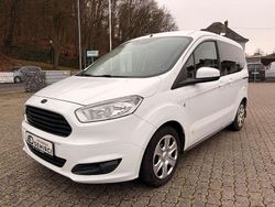 Weiß Gebraucht 2016 Ford Tourneo Courier Trend Van / Kleinbus | 7.399 € (Guter Preis)