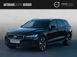 Onyx schwarz Gebraucht 2023 Volvo V60 CC Ultimate Kombi | 46.750 € (Fairer Preis)