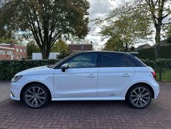 Weiß Gebraucht 2018 Audi A1 Sportback S-Line Kleinwagen | 18.600 € (Teuer)