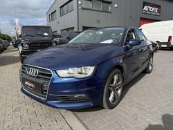 Blau Gebraucht 2015 Audi A3 Ambiente Limousine | 9.999 € (Guter Preis)