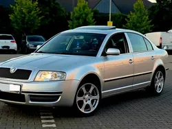 Silber Gebraucht 2006 Skoda Superb Limousine | 2.900 € (Fairer Preis)