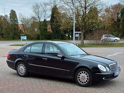 Schwarz Gebraucht 2005 Mercedes E220 Elegance Limousine | 4.100 € (Fairer Preis)