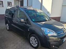 Grau Gebraucht 2016 Citroën Berlingo SELECTION Van / Kleinbus | 8.800 € (Fairer Preis)
