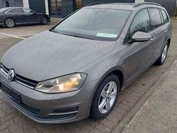 Grau Gebraucht 2014 VW Golf VII Comfortline Kombi | 8.990 € (Fairer Preis)