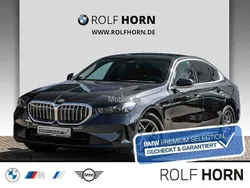 Grau Gebraucht 2024 BMW 520 Sport Line Limousine | 47.740 € (Superpreis)