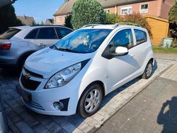 Weiß Gebraucht 2012 Chevrolet Spark Kleinwagen | 2.500 € (Fairer Preis)