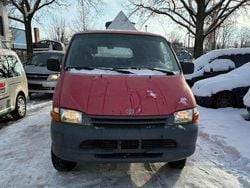 Rot Gebraucht 1999 Toyota HiAce Van / Kleinbus | 5.290 € (Teuer)