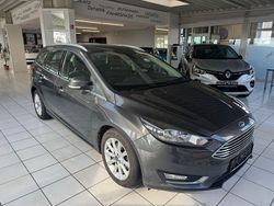 Grau Gebraucht 2016 Ford Focus Titanium Kombi | 5.990 € (Fairer Preis)