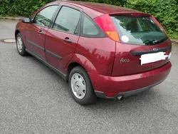 Rot Gebraucht 2000 Ford Focus Kleinwagen | 1.800 € (Fairer Preis)