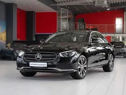Schwarz Gebraucht 2024 Mercedes E300 Avantgarde Limousine | 44.480 €