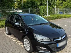 Schwarz Gebraucht 2015 Opel Astra Exklusiv Kombi | 7.100 € (Guter Preis)