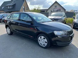 Schwarz Gebraucht 2014 Skoda Rapid Active Limousine | 2.950 €