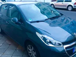 Grau Gebraucht 2016 Peugeot 208 Active Kleinwagen | 6.900 € (Fairer Preis)