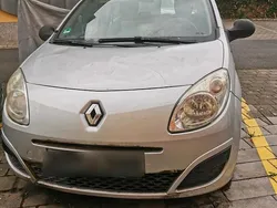 Grau Gebraucht 2009 Renault Twingo Kleinwagen | 1.650 €
