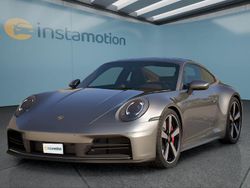 Grün Neu 2025 Porsche 911 Carrera 4S Coupé | 199.449 € (Etwas zu teuer)