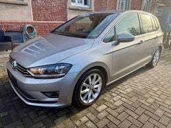 Grau Gebraucht 2016 VW Golf Sportsvan Highline Van / Kleinbus | 10.500 € (Guter Preis)