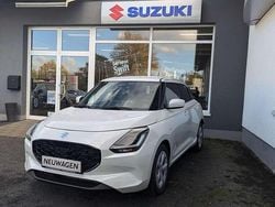 Weiß Gebraucht 2024 Suzuki Swift Comfort Kleinwagen | 19.500 € (Teuer)