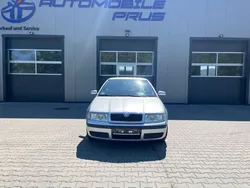 Silber Gebraucht 2009 Skoda Octavia Tour Limousine | 3.999 € (Guter Preis)