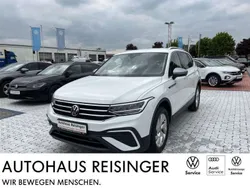 Pure white (weiß) Gebraucht 2024 VW Tiguan Allspace Life SUV | 35.750 € (Guter Preis)