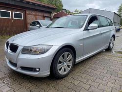 Silber Gebraucht 2010 BMW 318 Comfort Edition Kombi | 8.199 € (Fairer Preis)