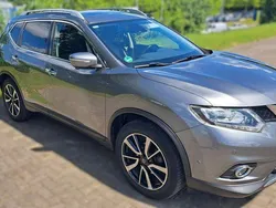 Grau Gebraucht 2016 Nissan X-Trail Tekna SUV | 11.500 € (Fairer Preis)