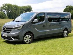 Grau Gebraucht 2023 Renault Trafic Life Van | 36.900 € (Fairer Preis)