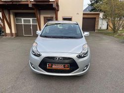 Silber Gebraucht 2015 Hyundai ix20 Kleinwagen | 9.850 € (Fairer Preis)
