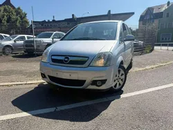 Silber Gebraucht 2006 Opel Meriva Cosmo Van / Kleinbus | 2.990 € (Etwas zu teuer)