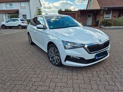 Weiß Gebraucht 2021 Skoda 110 R Clever Limousine | 14.990 €