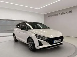 Atlas white/ phantom black / s Neu 2024 Hyundai i20 Turbo Limousine | 23.990 € (Etwas zu teuer)