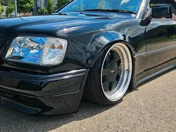 Schwarz Gebraucht 1990 Mercedes E300 AMG Coupé | 26.900 €