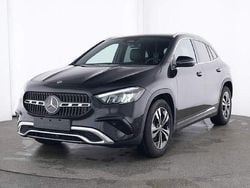 Schwarz / kosmosschwarz Gebraucht 2024 Mercedes GLA180 Advanced SUV | 37.475 € (Etwas zu teuer)