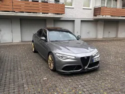 Grau Gebraucht 2019 Alfa Romeo Giulia Limousine | 24.000 €