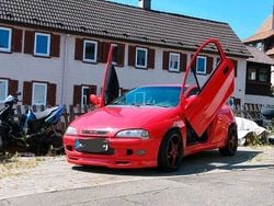 Rot Gebraucht 1995 Opel Tigra Kleinwagen | 1.750 €