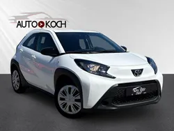 Weiß Gebraucht 2023 Toyota Aygo X-play Kleinwagen | 16.990 € (Fairer Preis)