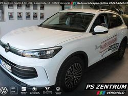 Pure white Gebraucht 2024 VW Tiguan Life SUV | 39.840 € (Teuer)