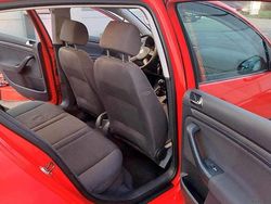 Rot Gebraucht 2004 VW Golf V Kleinwagen | 2.900 € (Etwas zu teuer)