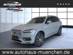 Vapour grey / (metallic) Gebraucht 2023 Volvo XC90 Plus SUV | 54.990 € (Guter Preis)