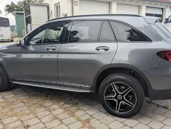 Grau Gebraucht 2022 Mercedes GLC300e AMG Kombi | 45.000 € (Teuer)