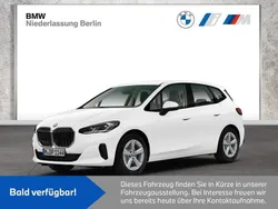 Weiß Gebraucht 2024 BMW 218 Active Tourer Luxury Line Van / Kleinbus | 29.880 € (Superpreis)