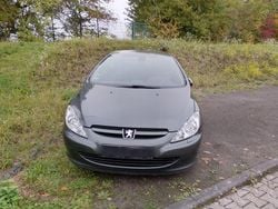 Grün Gebraucht 2004 Peugeot 307 CC Cabrio | 1.001 € (Guter Preis)