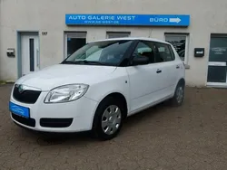 Weiß Gebraucht 2010 Skoda Fabia Classic Kleinwagen | 3.790 € (Fairer Preis)