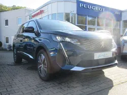 Celebesblau Gebraucht 2023 Peugeot 5008 Allure Van / Kleinbus | 31.890 € (Fairer Preis)
