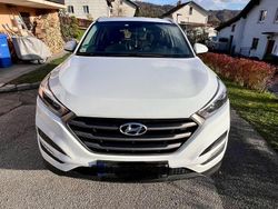 Weiß Gebraucht 2017 Hyundai Tucson SUV | 12.600 € (Fairer Preis)