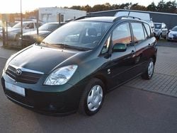 Grün Gebraucht 2002 Toyota Corolla Verso Van / Kleinbus | 3.999 € (Fairer Preis)